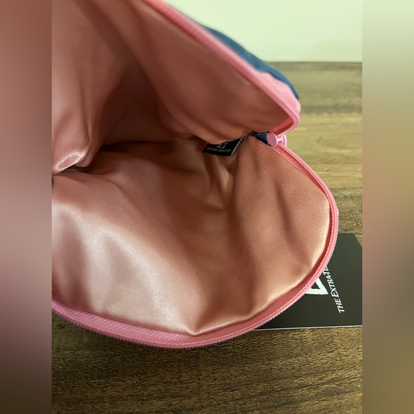 Universal Studios Japan E.T. The Extra-Terrestrial Satin Zip Up Pouch 9”x6” - Picture 6 of 6